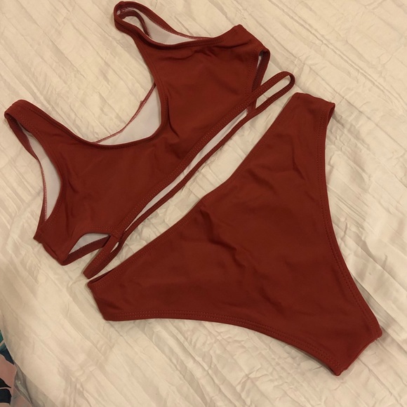 Bikini - Picture 2 of 6